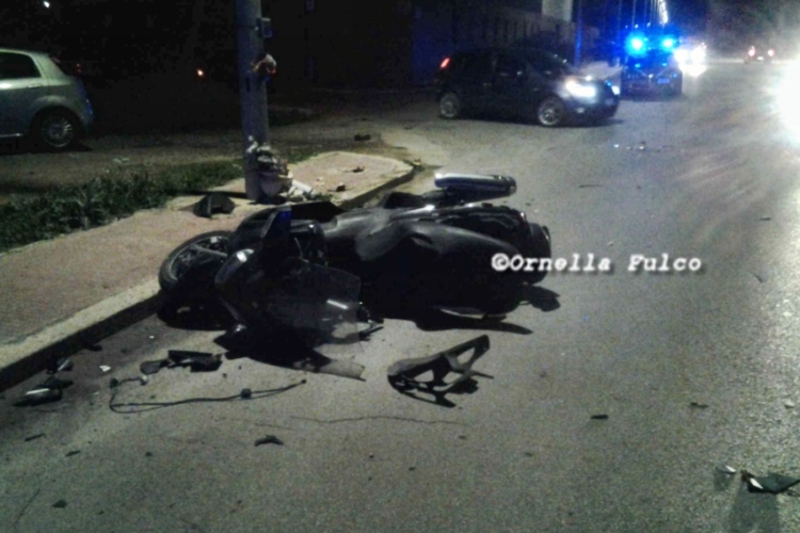 Incidente sul lungomare Dante Alighieri ferito un motociclista