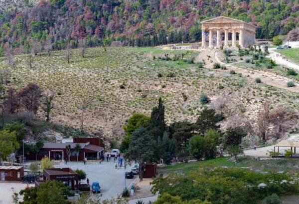 Parco archeologico di Segesta, inaugurato il nuovo front office dopo incendio