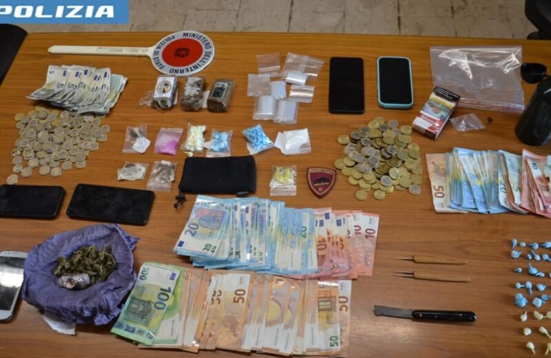 Gambiano sorpreso dalla polizia con centinaia di dosi di crack pronta per lo smercio