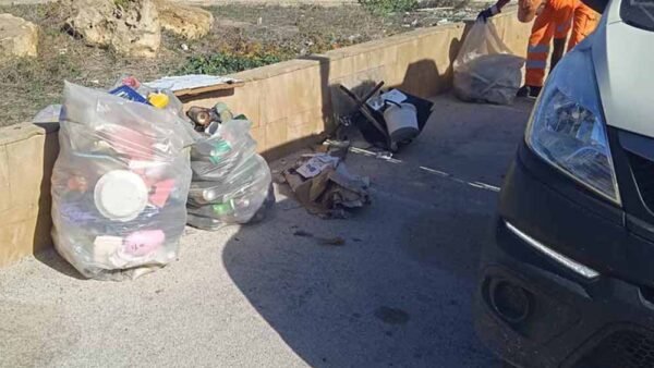 Giornata ecologica sul lungomare Dante Alighieri