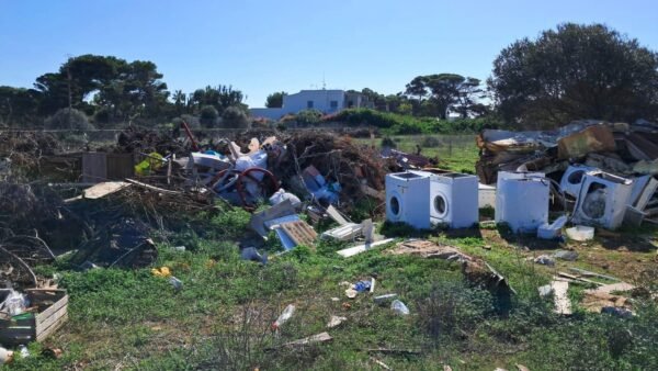 Scoperta a Favignana discarica abusiva, denunciato 62enne [VIDEO]