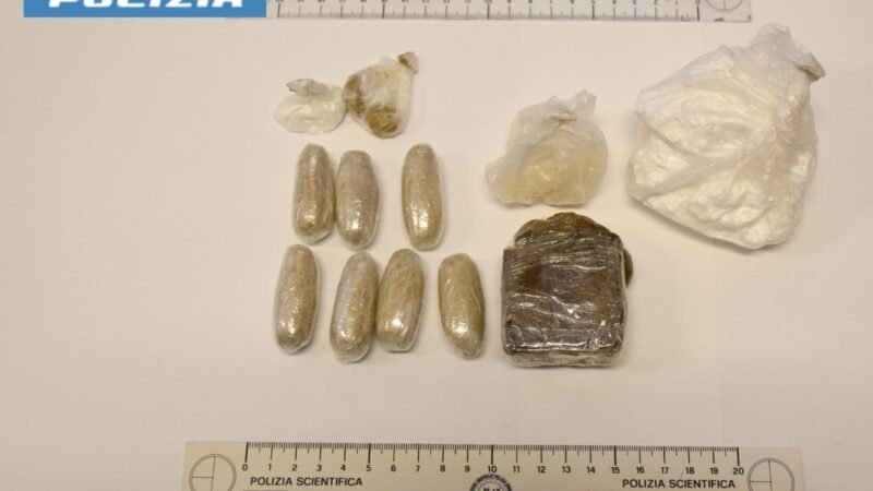 Aveva un centinaio di dosi di cocaina e crack, donna in manette a Mazara