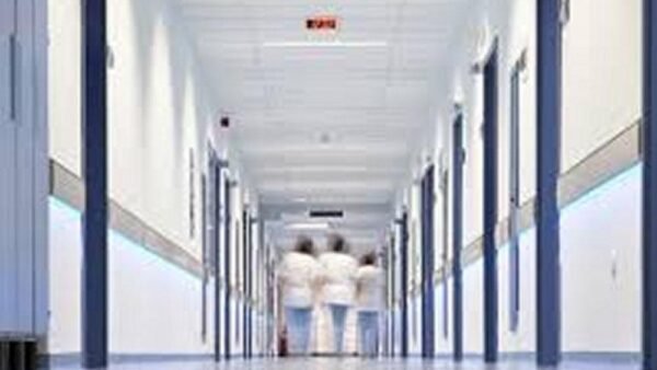 ospedale corridoio 1