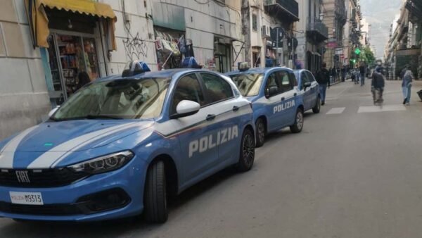 Palermo, controlli della polizia nel centro della città metropolitana