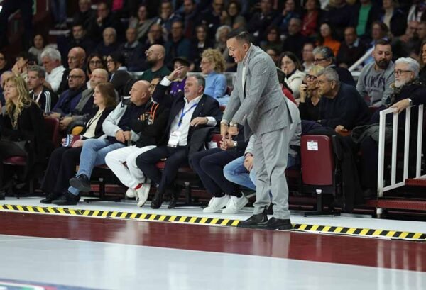 Basket. Per Antonini, allontanato dall’arbitro, arrivano inibizione e ammenda