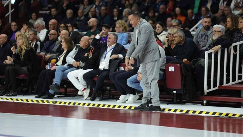 Basket. Per Antonini, allontanato dall’arbitro, arrivano inibizione e ammenda