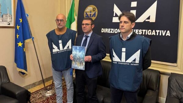 “Follow the money”, è il tema del calendario 2025 della Dia