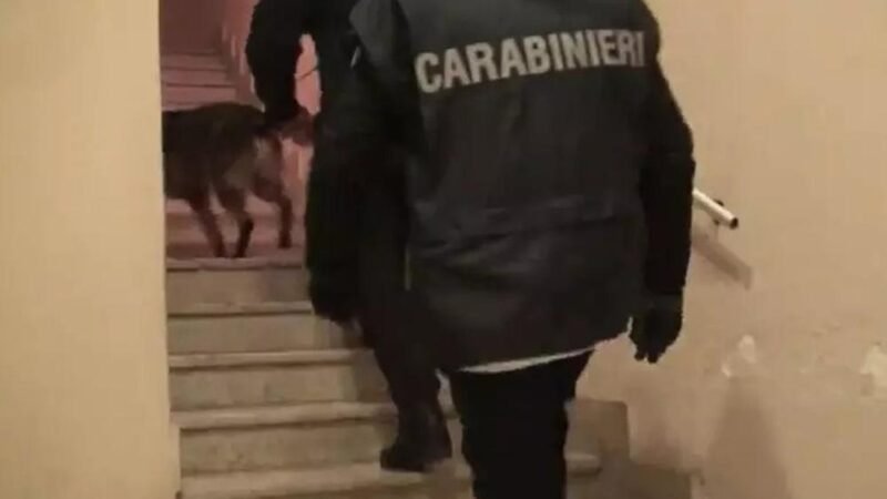 Erice. Carabinieri soccorrono donna intrappolata sotto le macerie del pavimento crollato