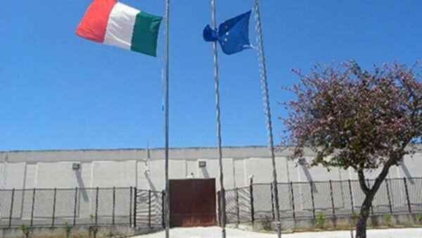 Un tavolo di Ping-Pong per i detenuti del carcere di Castelvetrano