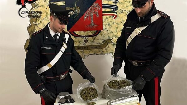 Era ai domiciliari e spacciava. Ora si trova in carcere