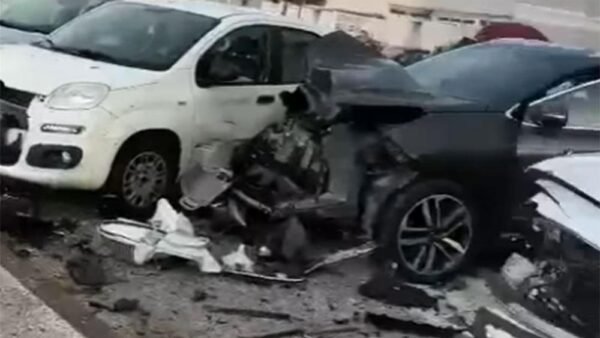 Incidente sul Lungomare Dante Alighieri, 4 le auto coinvolte