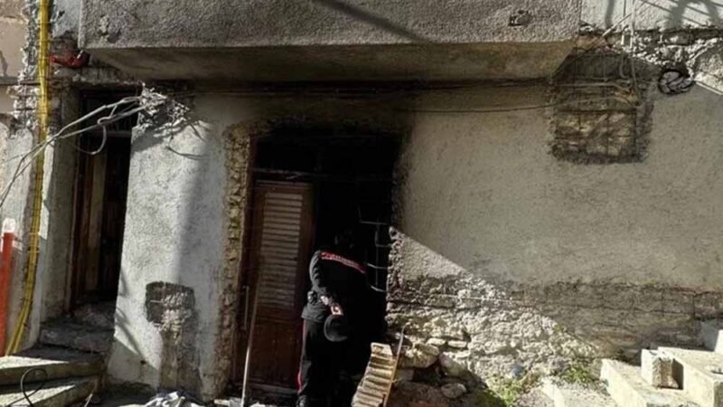 Incendio a San Cipirello, in salvo due fratellini