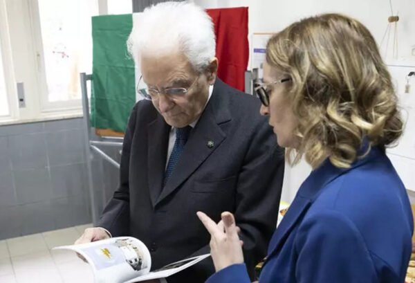 Mattarella visita scuola dopo insulti razzisti a due ragazzi
