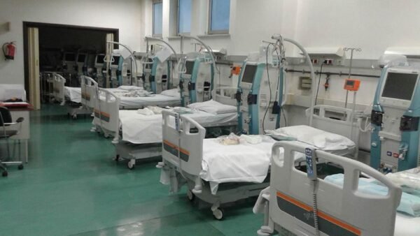 Centri dialisi, caos tariffario sanità pronti a mobilitarci