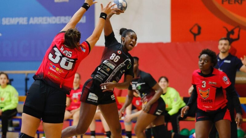 Le Arpie Volano in Alto: AC Life Style Handball Erice Travolge Ferrara 29-17!