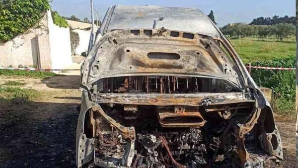 Rubato e dato alle fiamme un pulmino per disabili a Salemi