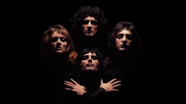 Sai quanti anni compie la canzone definita il capolavoro pop? [Video]