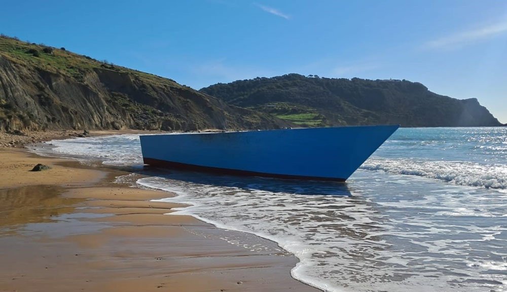 Sbarco fantasma sulla spiaggia a Realmonte