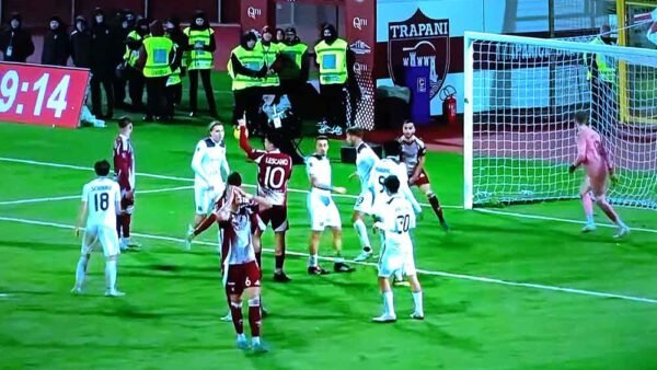 Al Provinciale Trapani-Taranto finisce 3-0. Fuoriprogramma dei tifosi ospiti