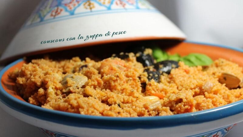 Cous Cous di Pesce a Trapani: Quando un Turista Sperimenta con il Parmigiano!