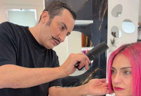 A Sanremo emerge lo stile di Nino Grammatico: il talento trapanese tra acconciature e make-up di alta classe