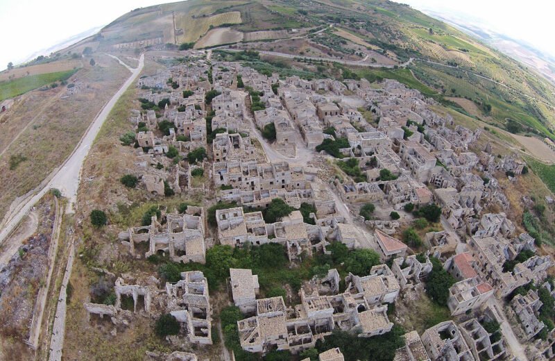 C’è un borgo fantasma in Sicilia da  brivido