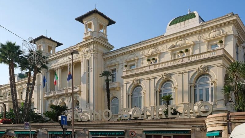 Sanremo 2025: La Quarta Serata tra Cover e Duetti, Omaggi a De André, Califano e Daniele