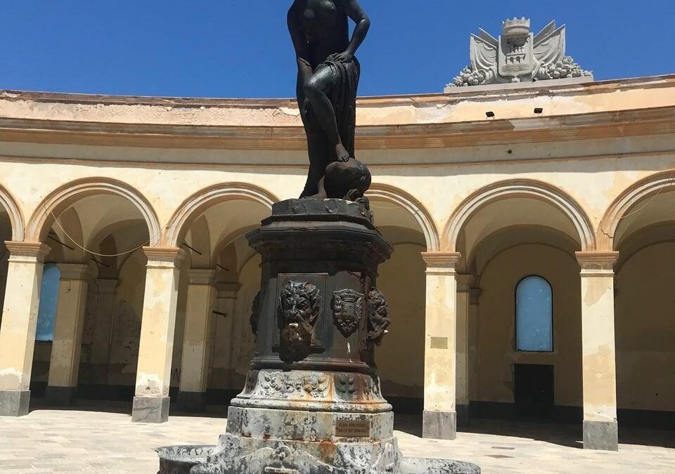 a signorina ra chiazza