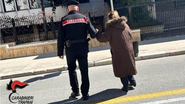 Si finge carabiniere e truffa una anziana. Scoperto viene arrestato da veri carabinieri