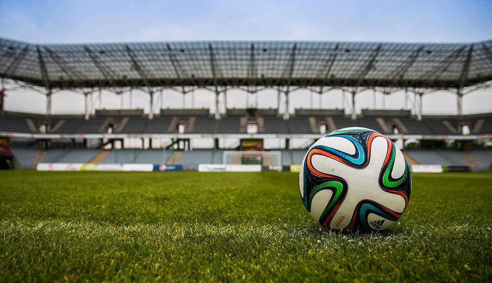 pallone di calcio in campo