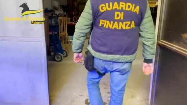Maxi Sequestro di Merce Contraffatta a Palermo: Scoperto Magazzino con 3 Milioni di Articoli Illegali