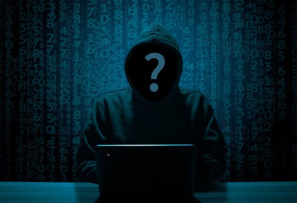 Nuovo attacco hacker filorusso ai siti italiani: colpiti Intesa e gli aeroporti di Milano