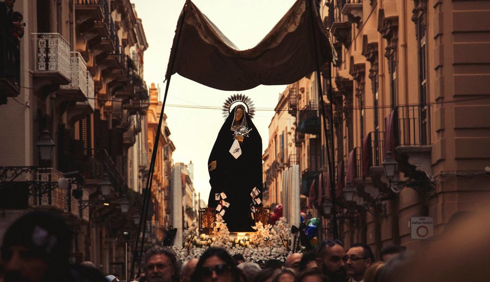 madonna dei misteri di trapani in processione