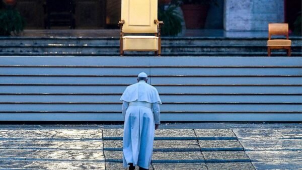 Auguri Papa Francesco, undici anni di pontificato tra riforme e sfide