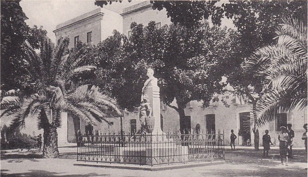 antica cartolina della piazza jolanda a Trapani