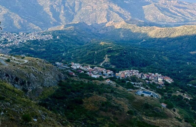 Scopri il Borgo Siciliano che Sembra Essersi Fermato nel Tempo!