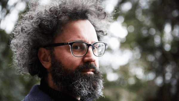 Sanremo 2025: Clamoroso Ribaltone nelle Quote! Simone Cristicchi in Testa tra i Favoriti