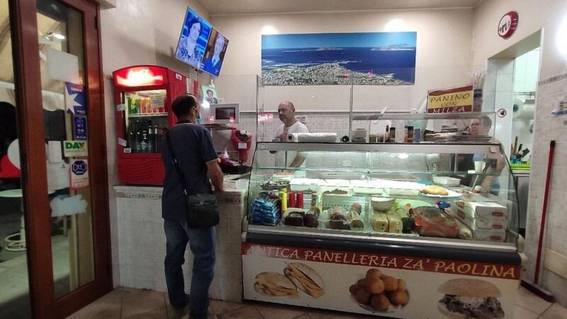 Trapani: Un Viaggio nel Gusto Autentico tra Pane e Panelle da Za Paolina