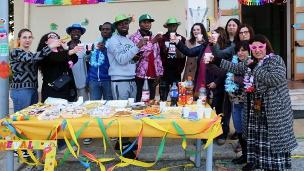 Chiacchiere e Integrazione: il Carnevale Multietnico di Buseto Palizzolo [Video + Interviste]