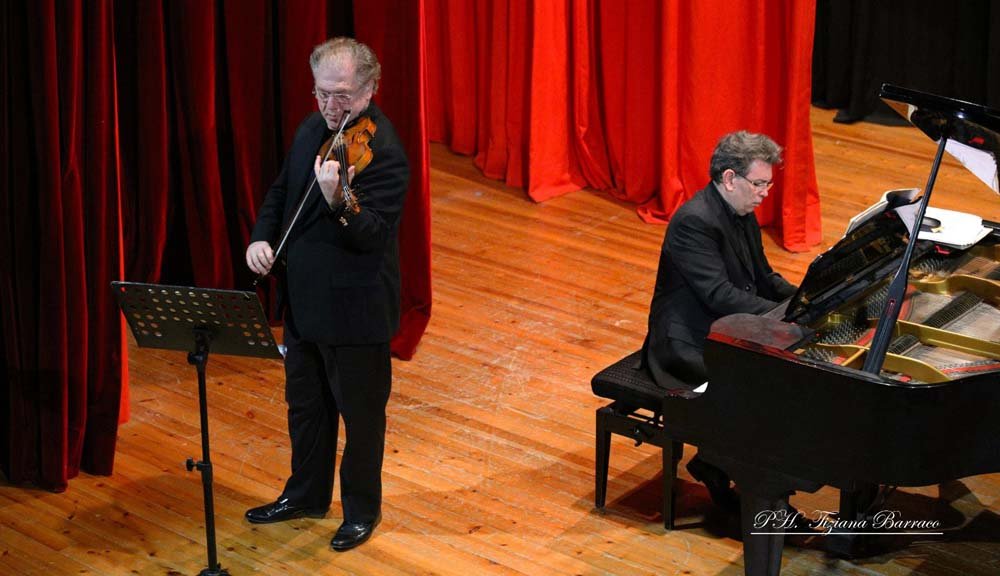 Il violinista Cihat Aşkın e il pianista Roberto Issoglio al Teatro Sollima di Marsala