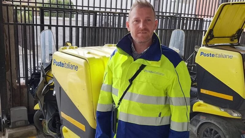 Poste italiane festeggia la festa del Papà con la cartolina filatelica “Cuore di papà”