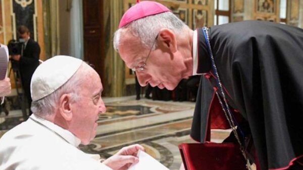 Papa Francesco dimesso: torna a Santa Marta