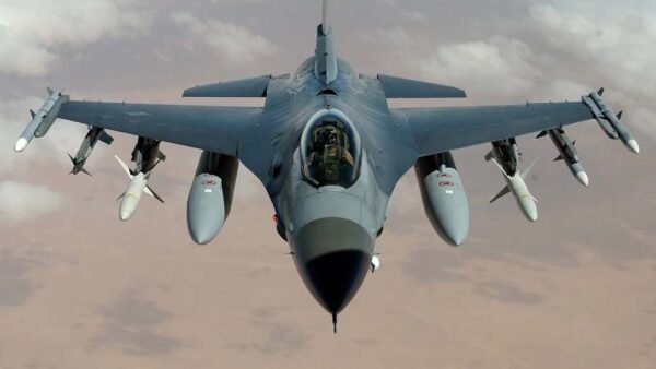 Cosa si potrebbe fare di socialmente utile con il costo di un solo caccia militare?