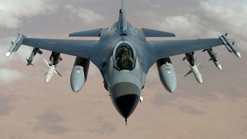 Cosa si potrebbe fare di socialmente utile con il costo di un solo caccia militare?