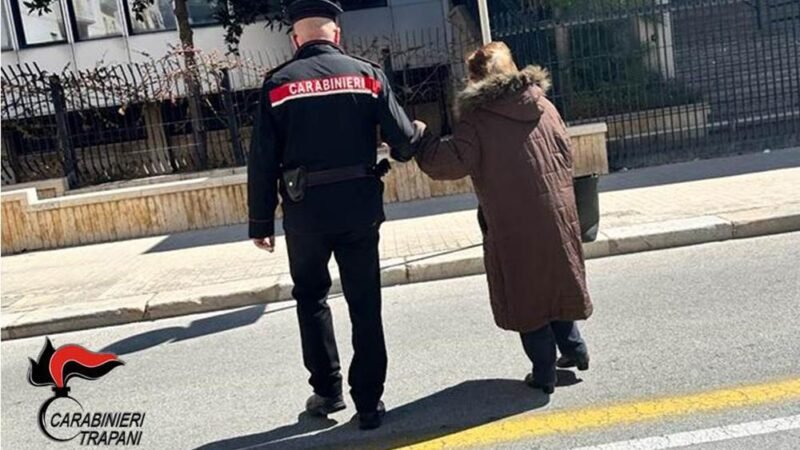 Catanese in trasferta fingendosi carabiniere truffa anziana di Trapani