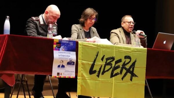 Confronto sulle criptovalute e il rischio di infiltrazioni mafiose