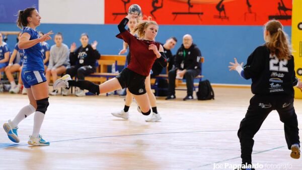 Handball Trapani, vittoria di carattere: Chiaravalle battuta 31-28