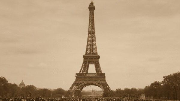 Il 31 marzo 1889 apre la Torre Eiffel a Parigi