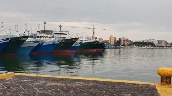 Le sirene della marineria stamane hanno salutato Papa Francesco
