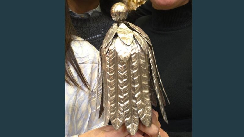 Ritrovata dopo oltre 70 anni la preziosa piuma d’argento del “Soldato” della Spogliazione